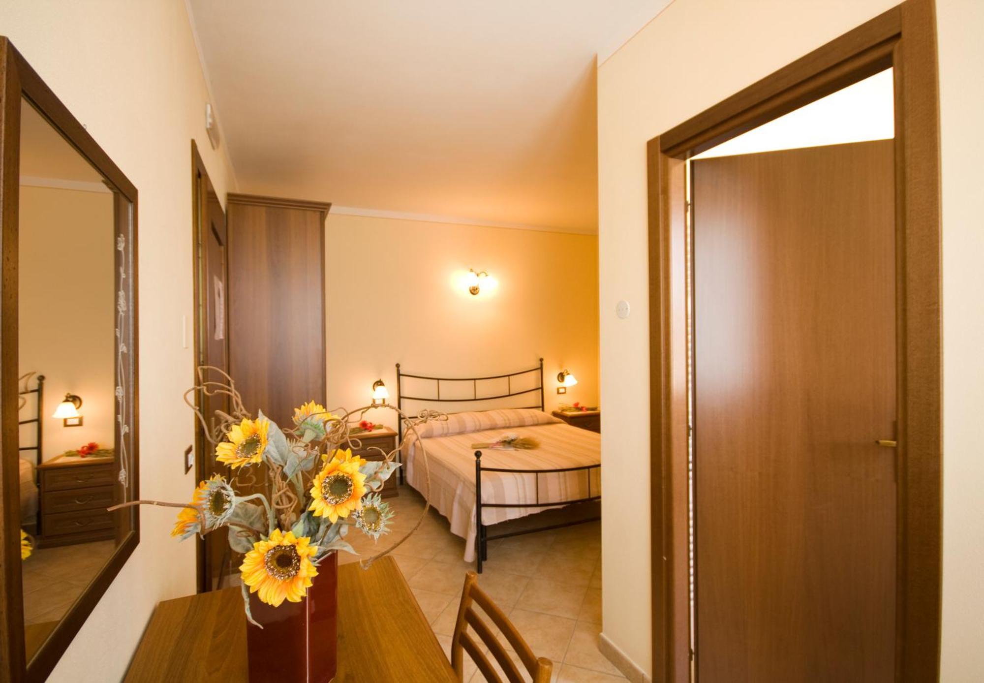 Agriturismo Cascina Roveri モンツァンバーノ エクステリア 写真