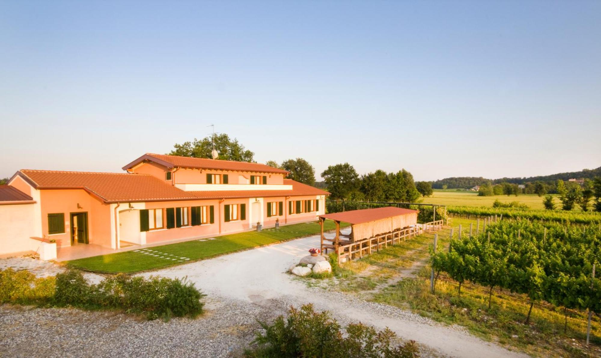 Agriturismo Cascina Roveri モンツァンバーノ エクステリア 写真
