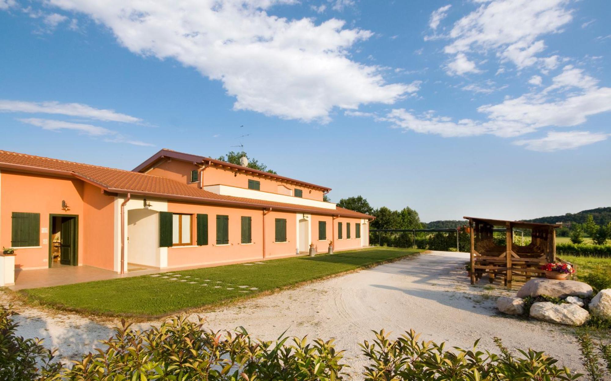 Agriturismo Cascina Roveri モンツァンバーノ エクステリア 写真