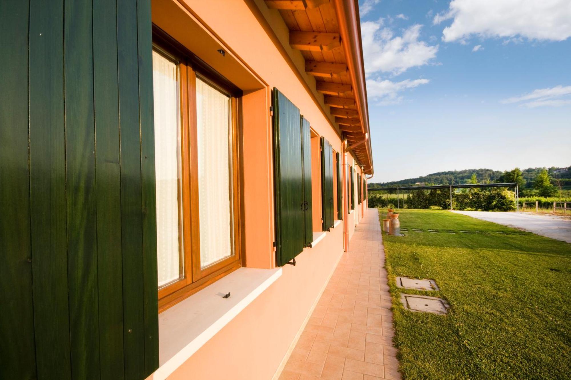 Agriturismo Cascina Roveri モンツァンバーノ エクステリア 写真