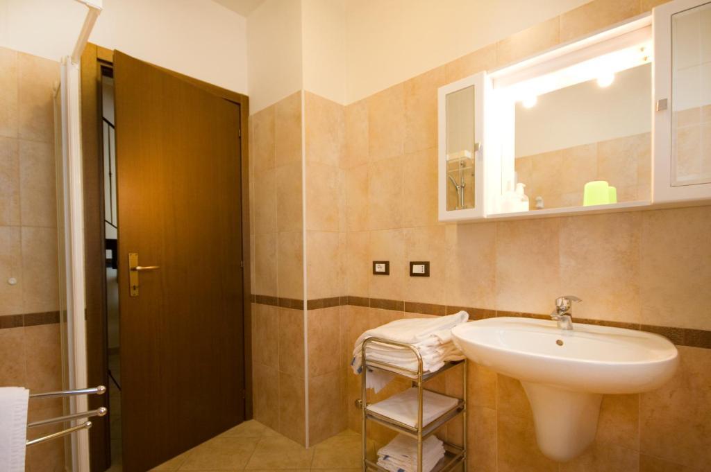 Agriturismo Cascina Roveri モンツァンバーノ 部屋 写真