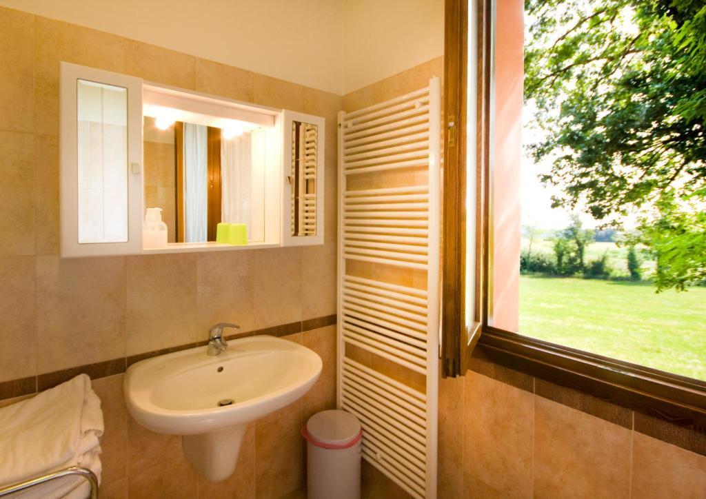 Agriturismo Cascina Roveri モンツァンバーノ 部屋 写真
